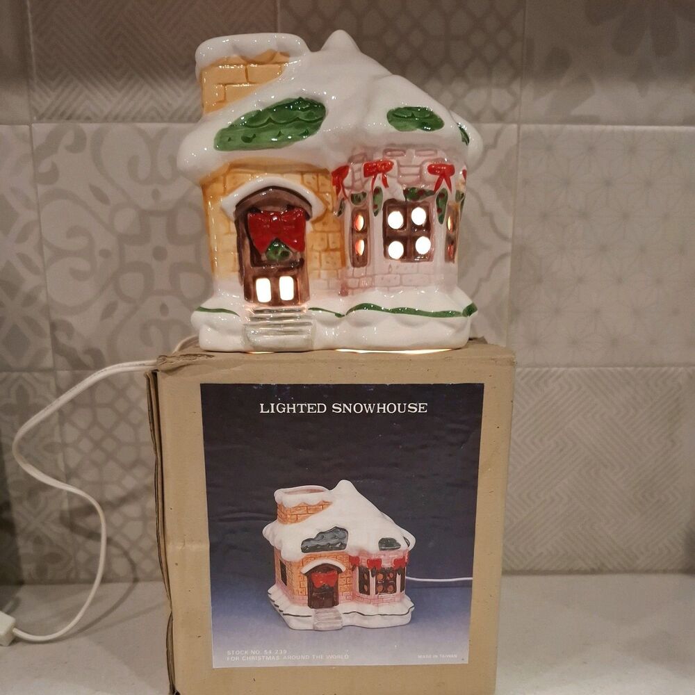 Vintage House Of Lloyd Lighted Ceramic Christmas Village House W Box Works